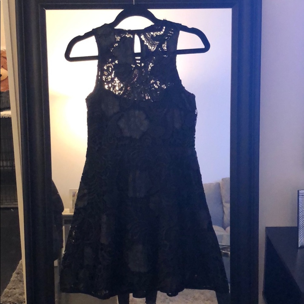 Dress - Picture 2 of 4